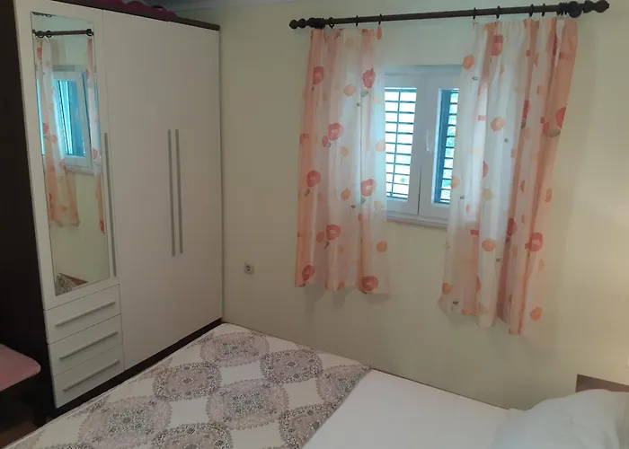 Luna Smokvica (Korcula)